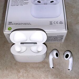 Apple AirPods 3rd generation BNIB
